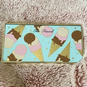 Too faced highlight palette